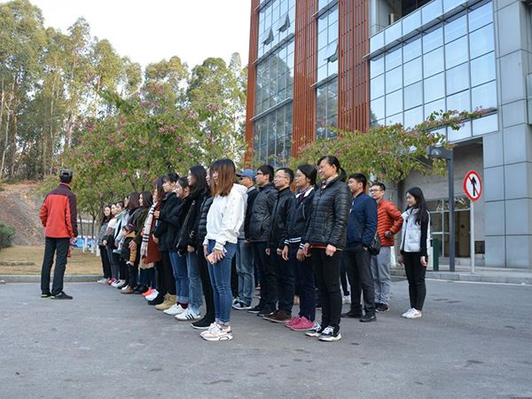 西安无人机如何帮助渔夫运送渔具